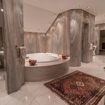 Lush And Spacious With Indoor Pool And Wellness - Seven Bedroom Вилла