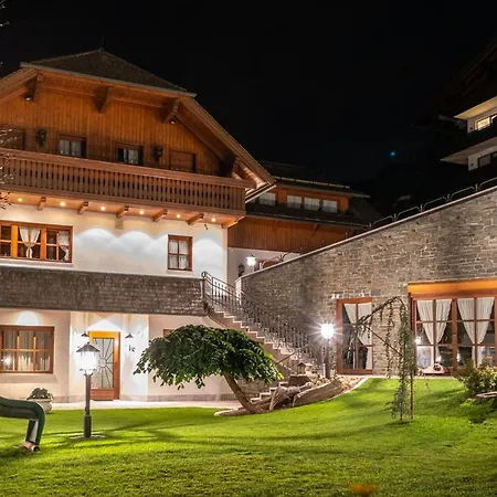 Villa Bad Kleinkirchheim Lush And Spacious With Indoor Pool And Wellness - Seven Bedroom Bad Kleinkirchheim