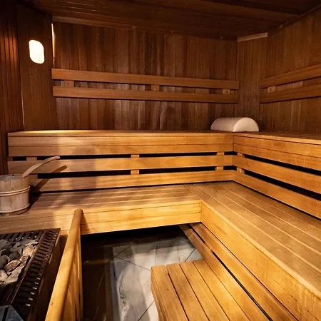 Вилла Lush And Spacious With Indoor Pool And Wellness - Seven Bedroom