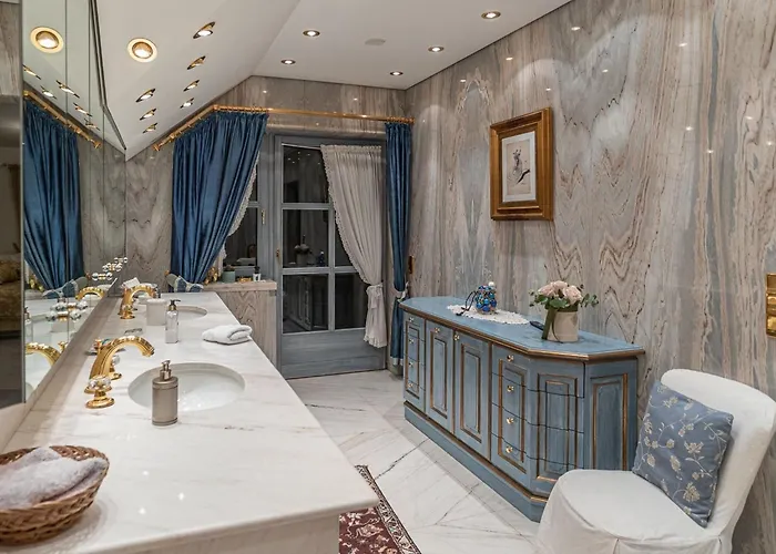 Lush And Spacious With Indoor Pool And Wellness - Seven Bedroom Villa