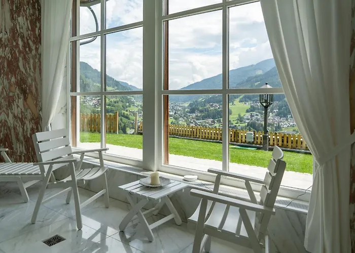 Villa Lush And Spacious With Indoor Pool And Wellness - Seven Bedroom