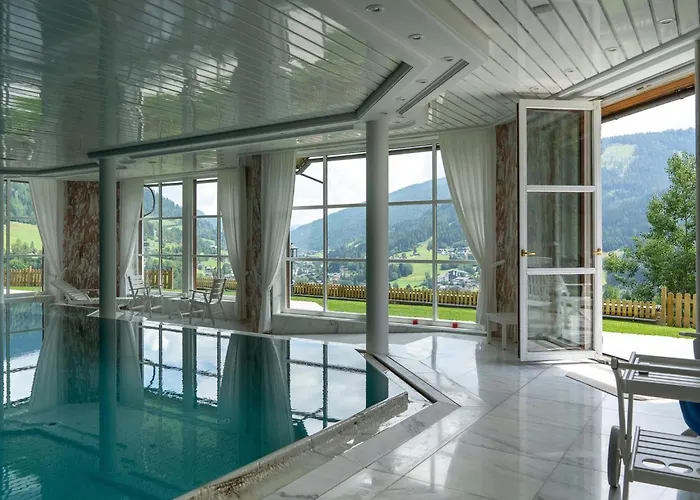Lush And Spacious With Indoor Pool And Wellness - Seven Bedroom Villa Bad Kleinkirchheim