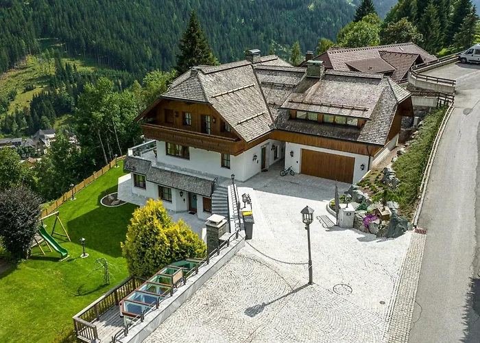 Lush And Spacious With Indoor Pool And Wellness - Seven Bedroom *