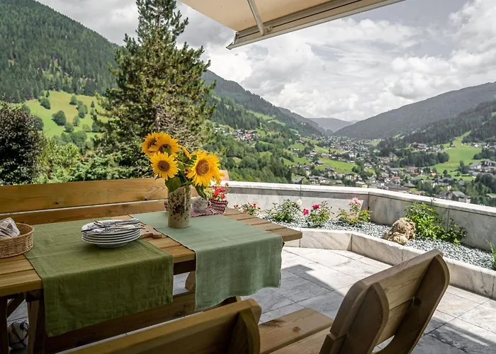 Lush And Spacious With Indoor Pool And Wellness - Seven Bedroom Villa Bad Kleinkirchheim
